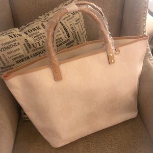 *50% OFF - NEW!* India Hicks “The Mayfair”